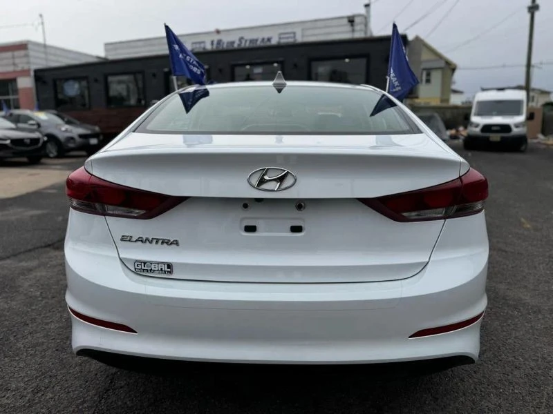 2018 Hyundai Elantra - Image 9 of 12