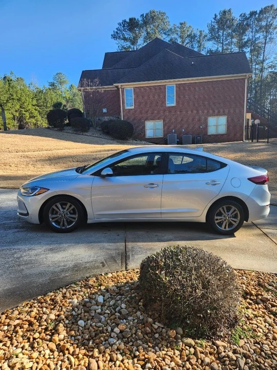 2018 Hyundai Elantra - Image 8 of 21