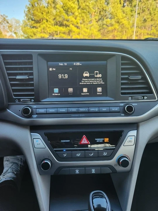 2018 Hyundai Elantra - Image 13 of 21