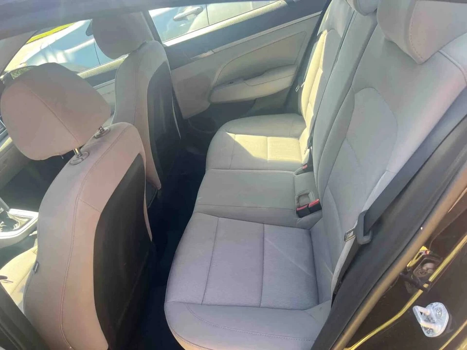 2018 Hyundai Elantra - Image 6 of 21