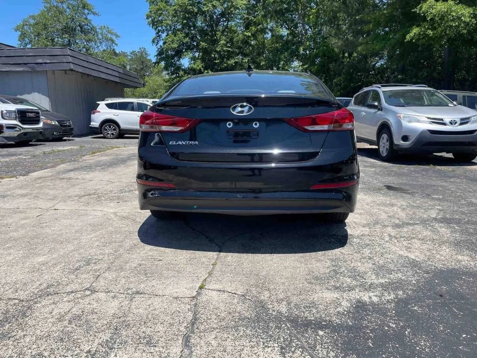 2018 Hyundai Elantra - Image 16 of 21