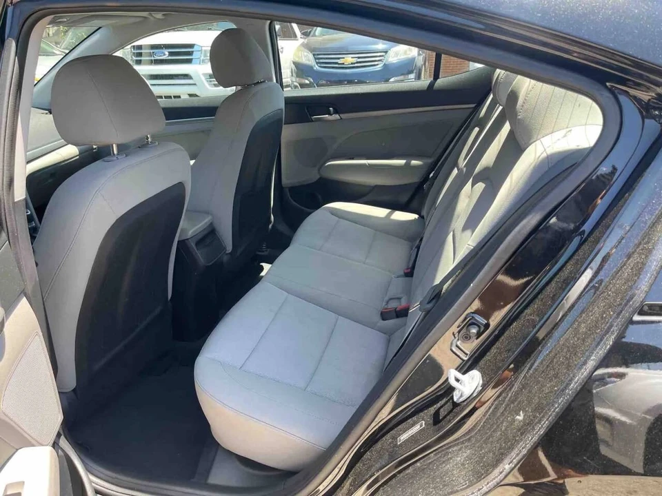 2018 Hyundai Elantra - Image 18 of 21