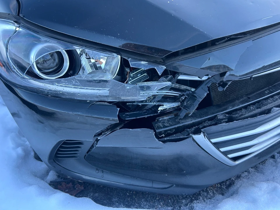 2018 Hyundai Elantra - Image 4 of 15