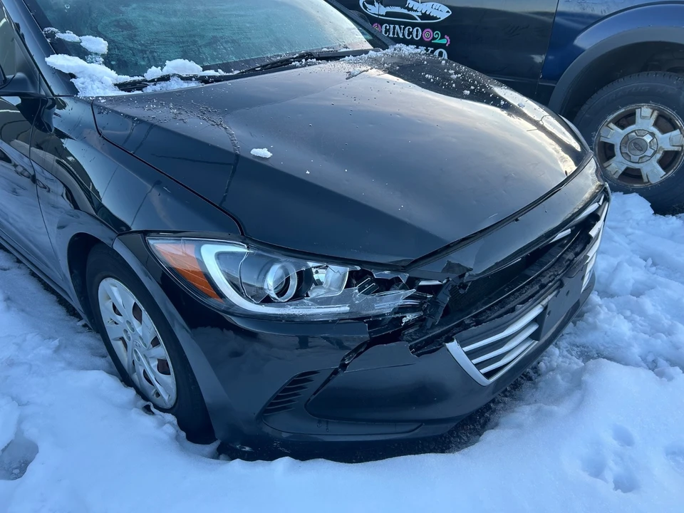 2018 Hyundai Elantra - Image 2 of 15