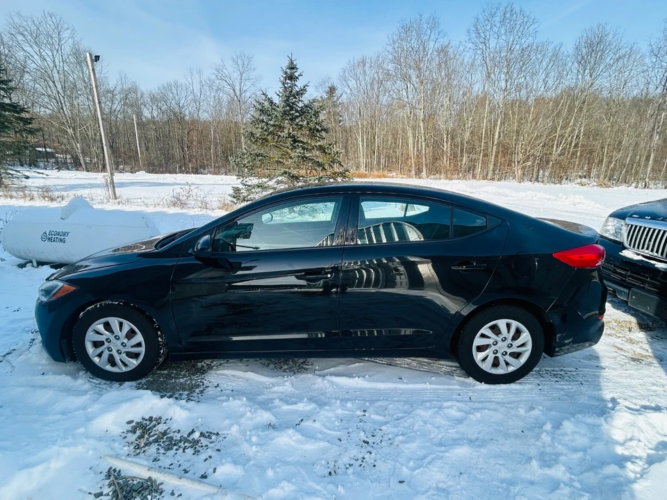 2018 Hyundai Elantra - Image 13 of 15