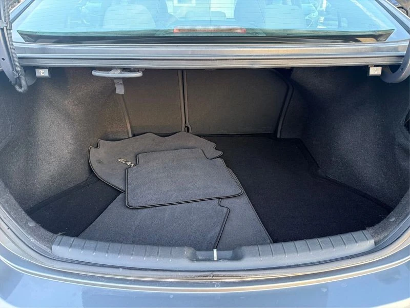 2018 Hyundai Elantra - Image 11 of 12