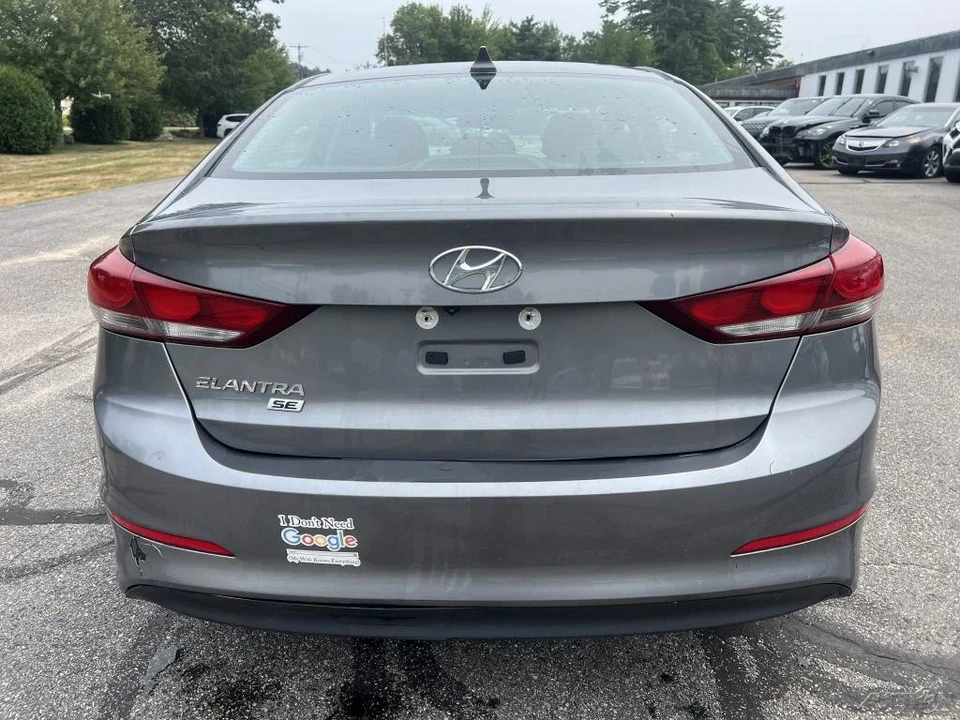2018 Hyundai Elantra - Image 4 of 12