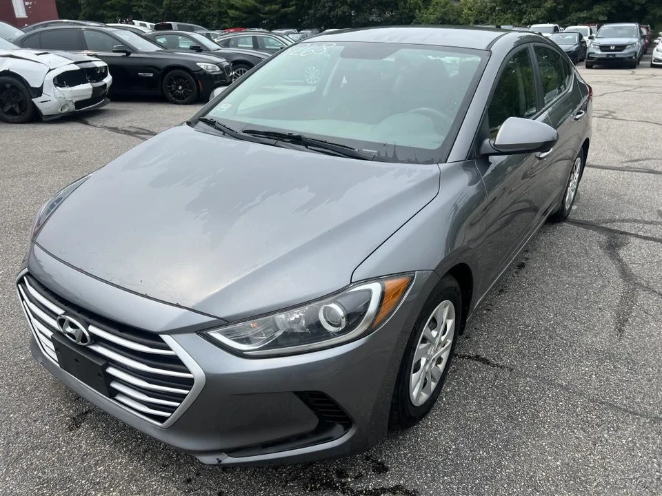 2018 Hyundai Elantra - Image 11 of 12
