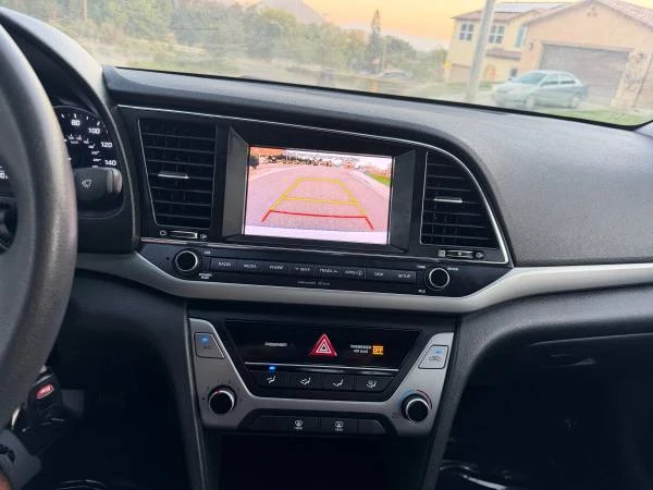 2018 Hyundai Elantra - Image 11 of 31