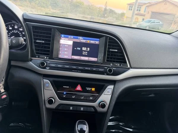 2018 Hyundai Elantra - Image 10 of 31