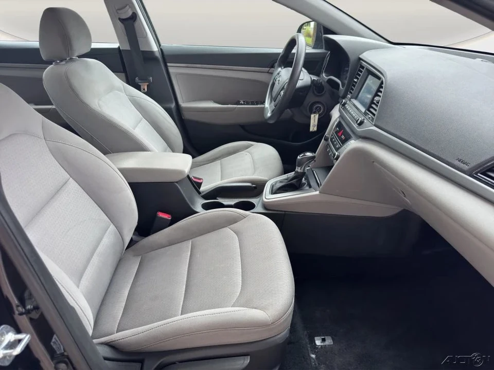 2018 Hyundai Elantra - Image 19 of 21