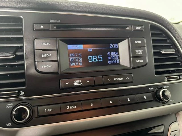 2018 Hyundai Elantra - Image 17 of 21