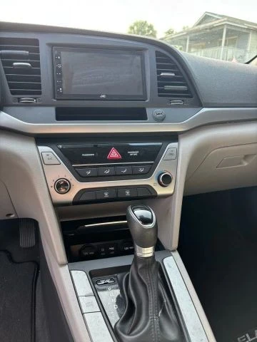 2018 Hyundai Elantra - Image 9 of 13
