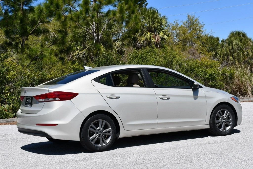 2018 Hyundai Elantra - Image 6 of 21
