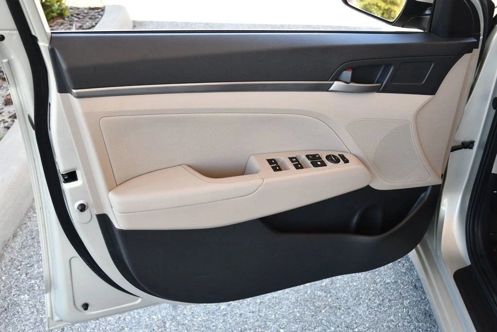 2018 Hyundai Elantra - Image 11 of 21