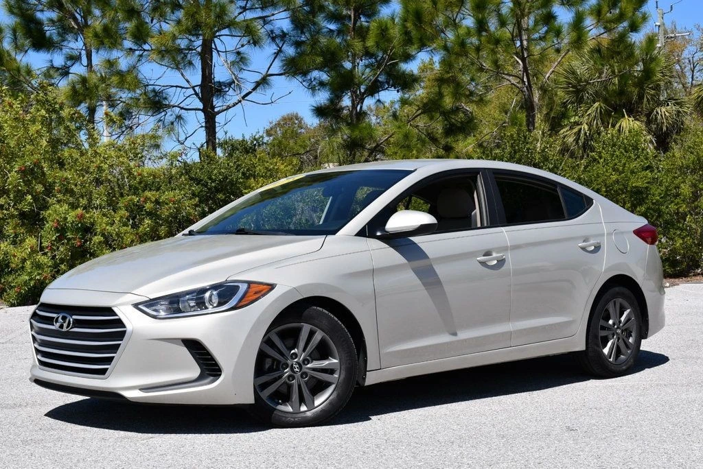 2018 Hyundai Elantra - Image 2 of 21