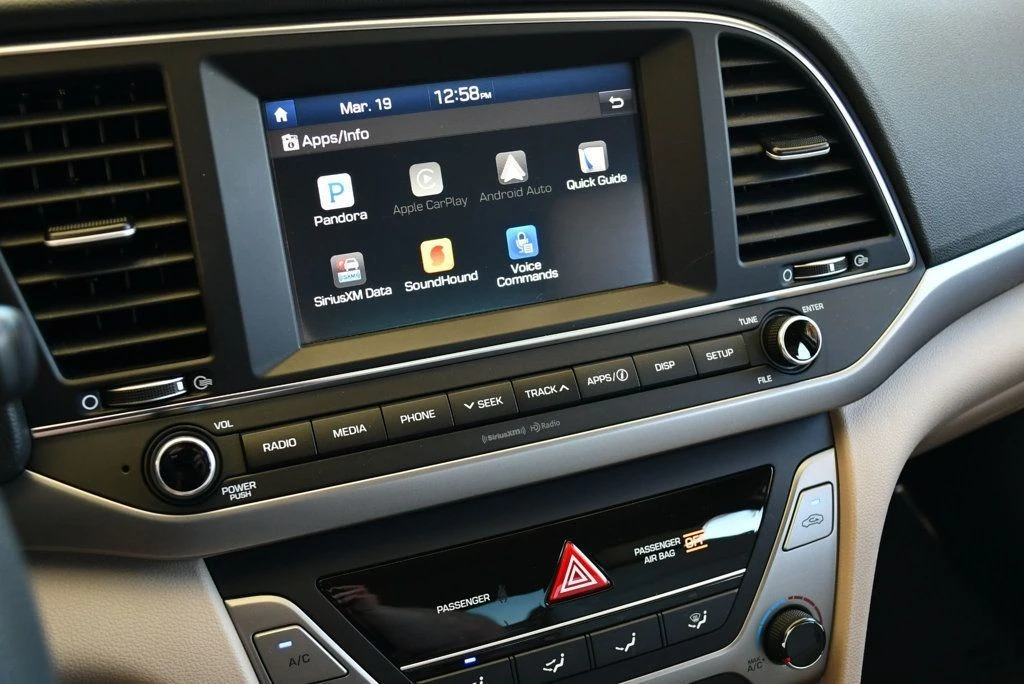 2018 Hyundai Elantra - Image 13 of 21