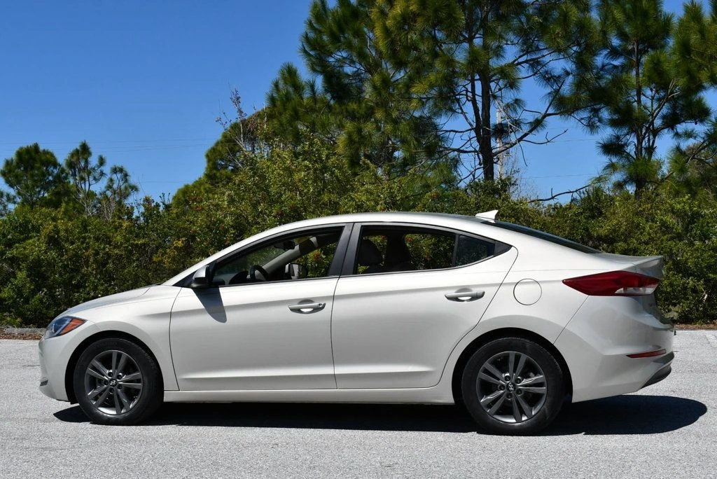 2018 Hyundai Elantra - Image 4 of 21
