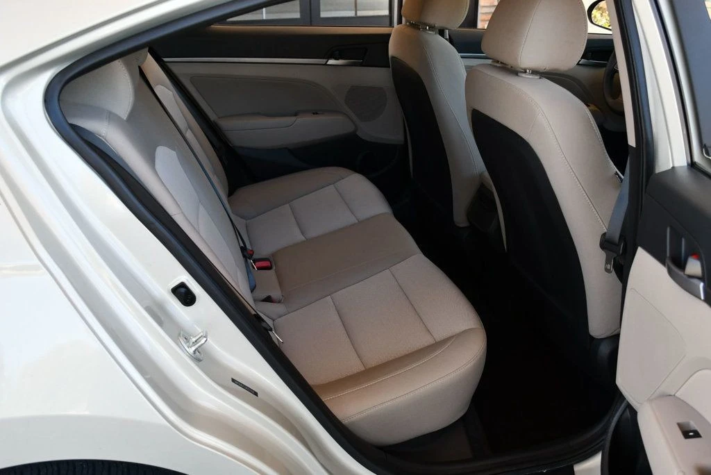 2018 Hyundai Elantra - Image 17 of 21