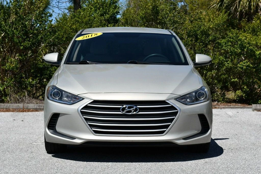 2018 Hyundai Elantra - Image 9 of 21
