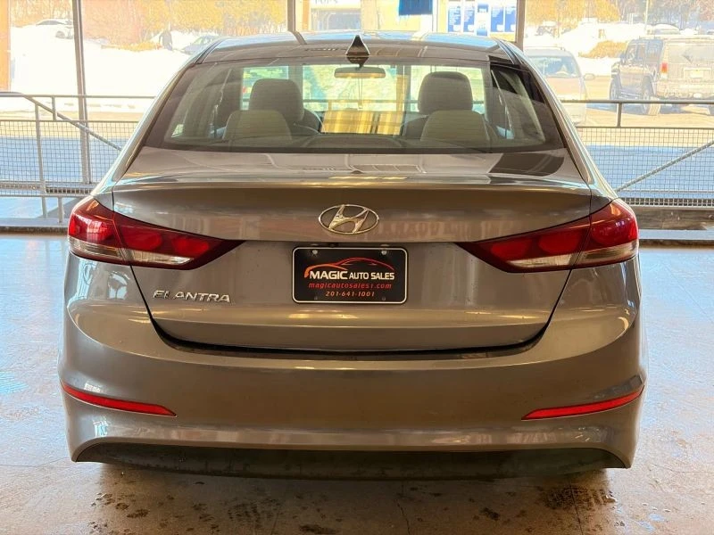 2018 Hyundai Elantra - Image 8 of 12