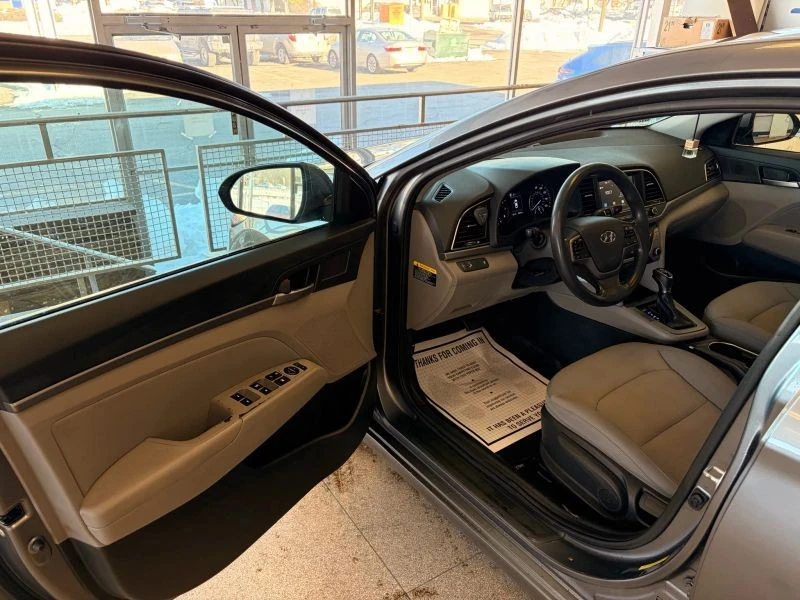 2018 Hyundai Elantra - Image 10 of 12