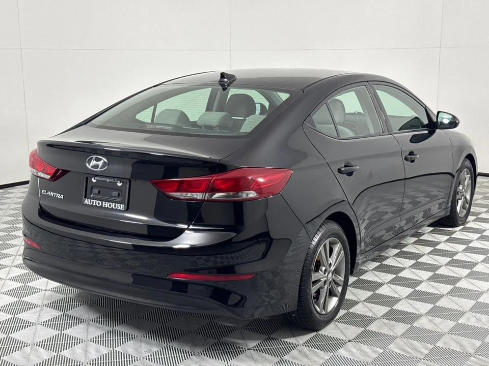 2018 Hyundai Elantra - Image 5 of 12
