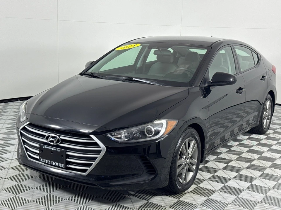 2018 Hyundai Elantra - Image 10 of 12