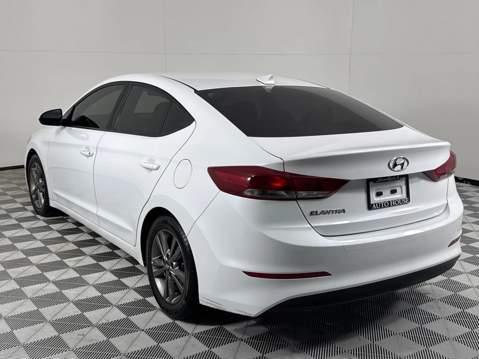 2018 Hyundai Elantra - Image 7 of 12