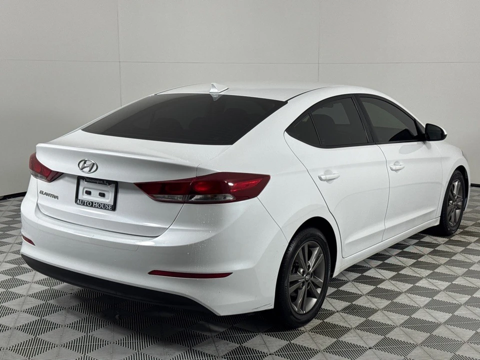 2018 Hyundai Elantra - Image 5 of 12