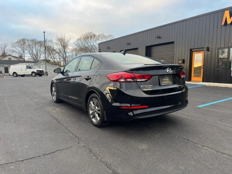 2018 Hyundai Elantra - Image 2 of 11