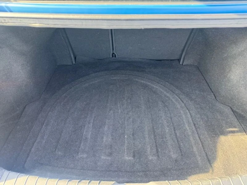 2018 Hyundai Elantra - Image 9 of 10
