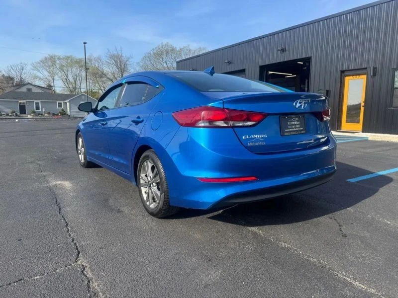 2018 Hyundai Elantra - Image 2 of 10