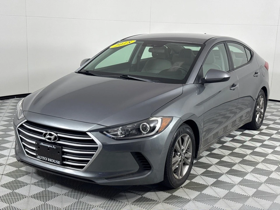 2018 Hyundai Elantra - Image 9 of 12