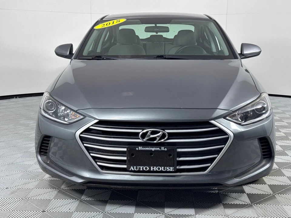 2018 Hyundai Elantra - Image 10 of 12