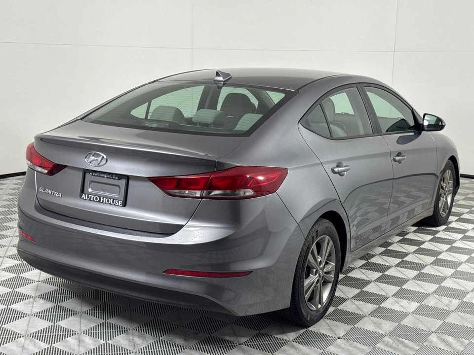 2018 Hyundai Elantra - Image 5 of 12