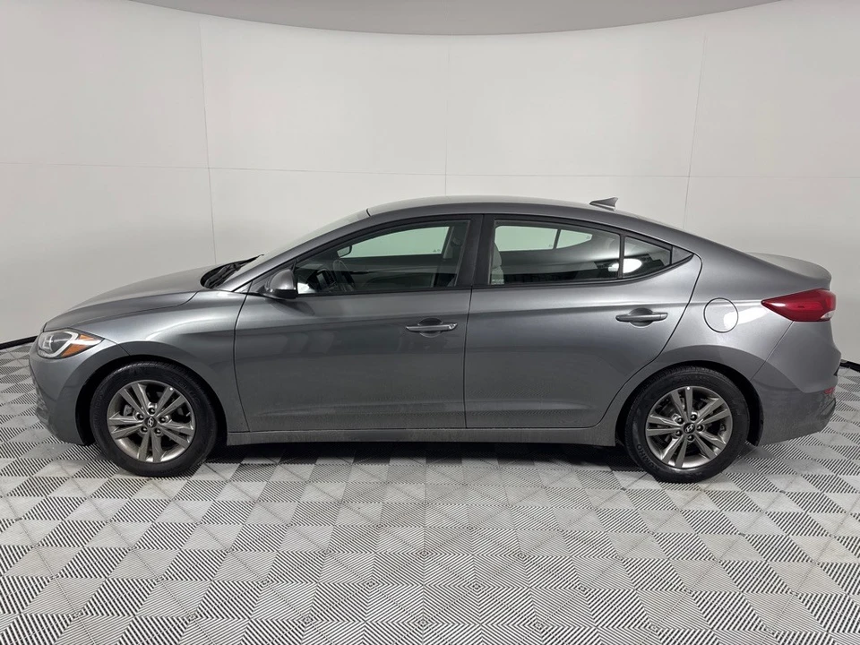2018 Hyundai Elantra - Image 8 of 12
