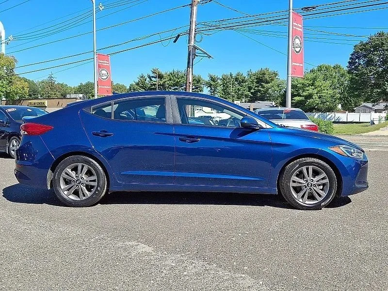 2018 Hyundai Elantra - Image 8 of 12