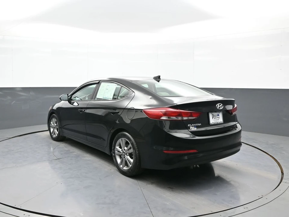 2018 Hyundai Elantra - Image 8 of 21