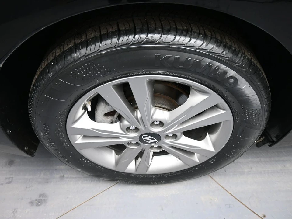 2018 Hyundai Elantra - Image 12 of 21