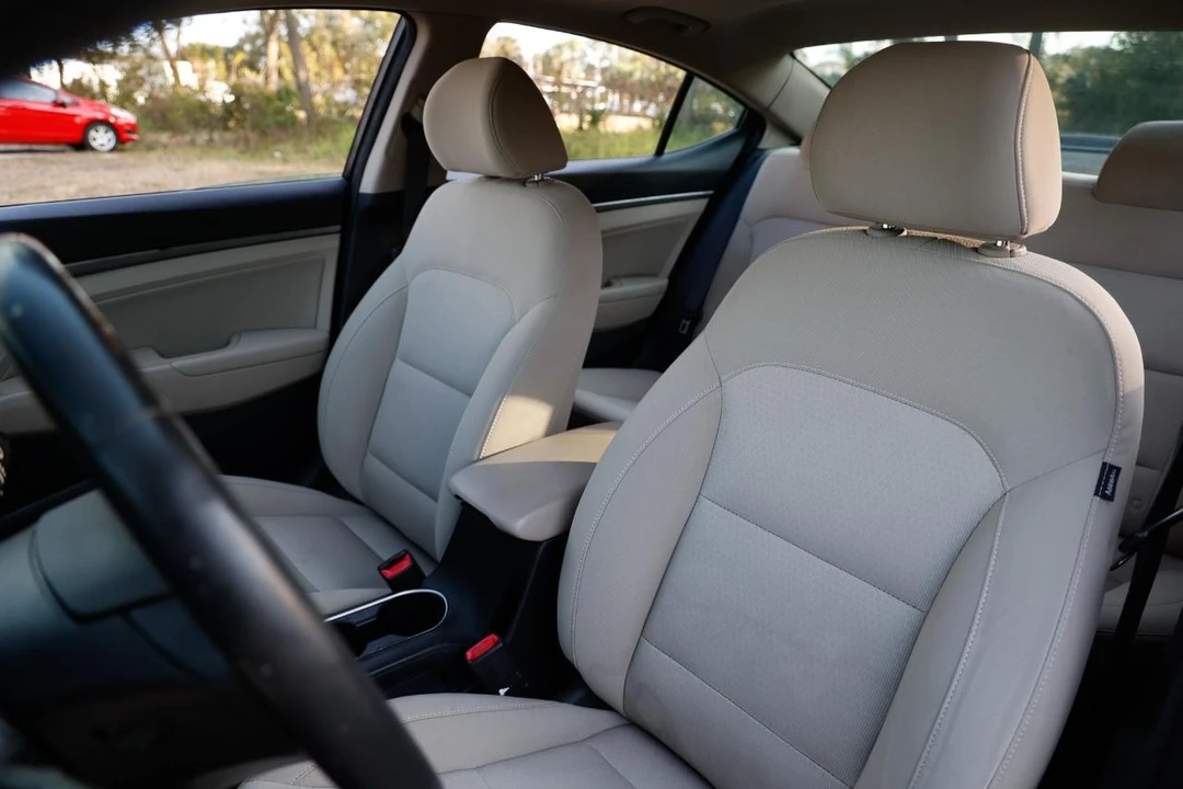 2018 Hyundai Elantra - Image 6 of 12