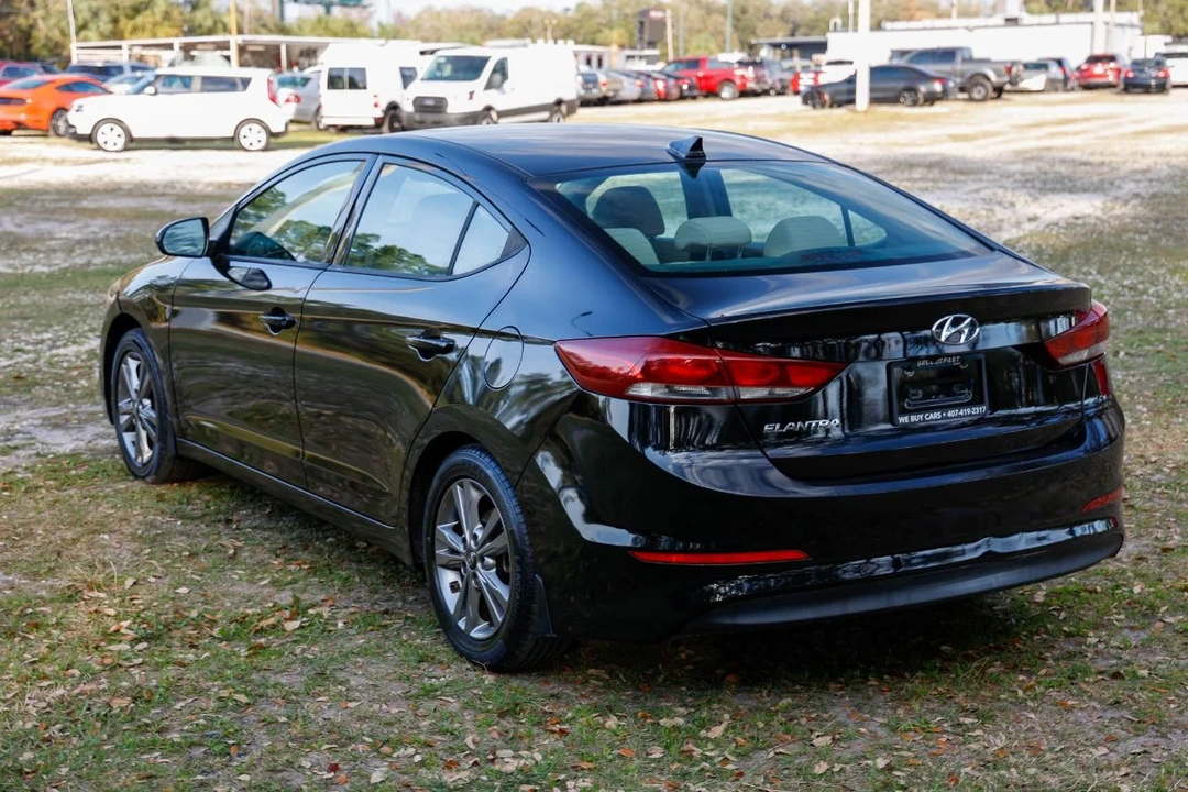 2018 Hyundai Elantra - Image 5 of 12