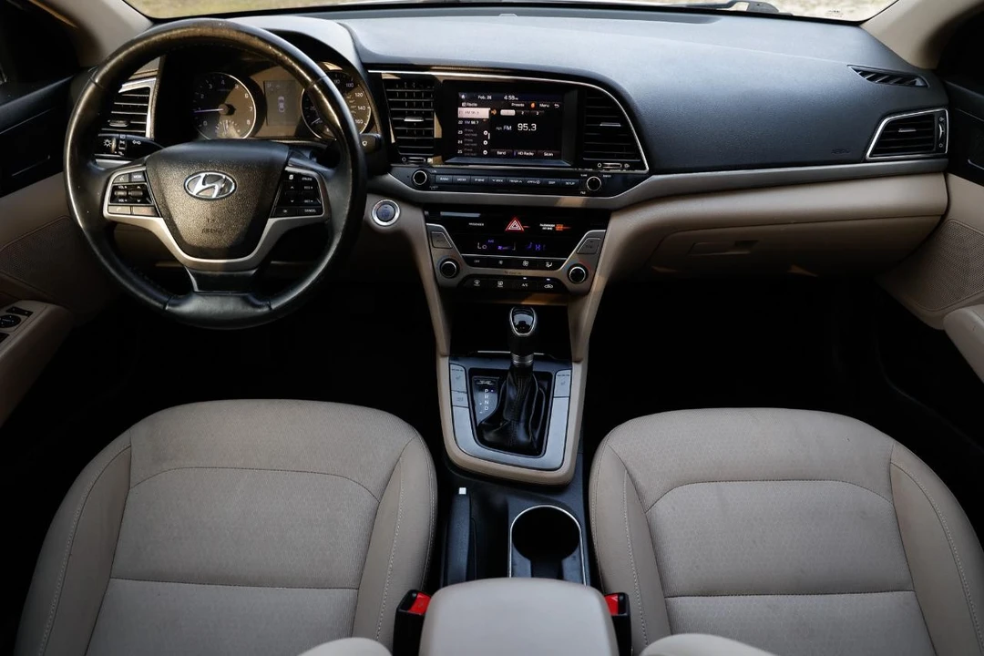 2018 Hyundai Elantra - Image 2 of 12