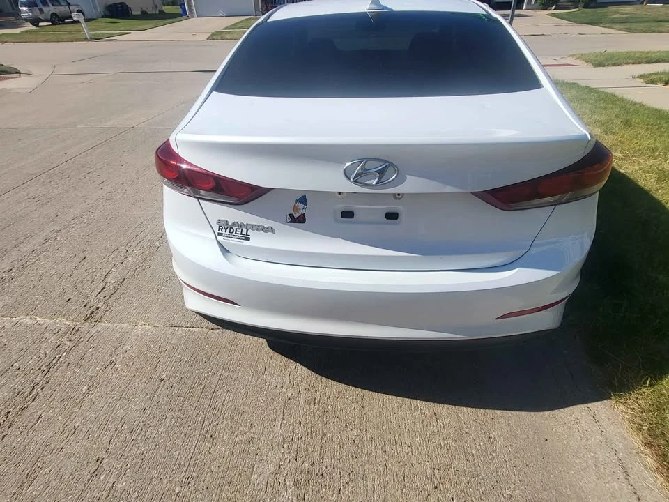 2018 Hyundai Elantra - Image 4 of 13