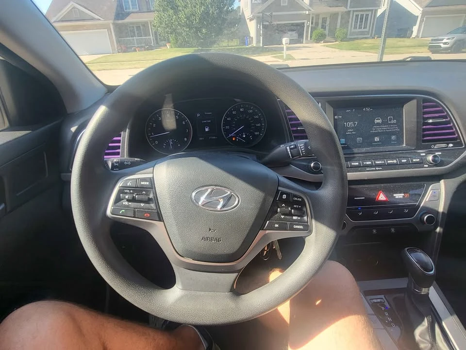 2018 Hyundai Elantra - Image 9 of 13