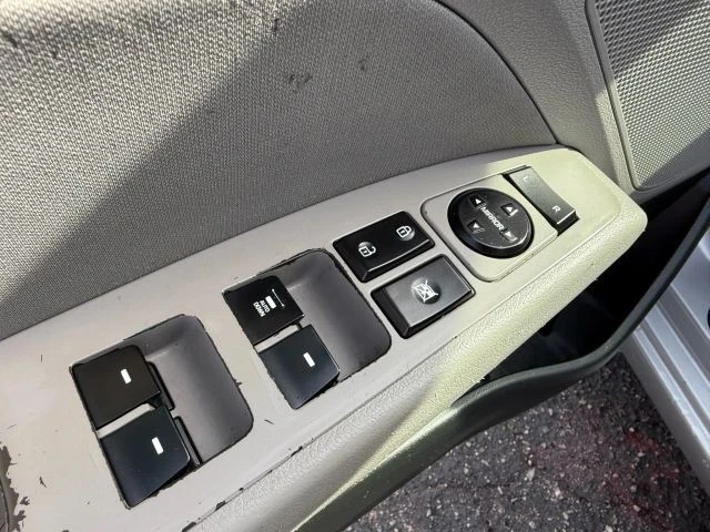 2018 Hyundai Elantra - Image 14 of 21