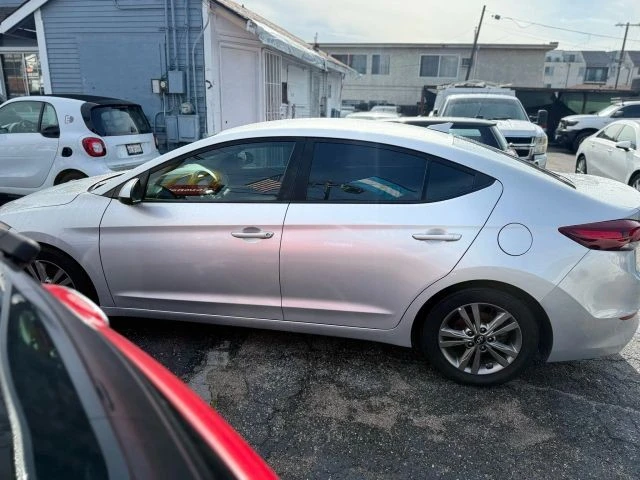 2018 Hyundai Elantra - Image 8 of 21