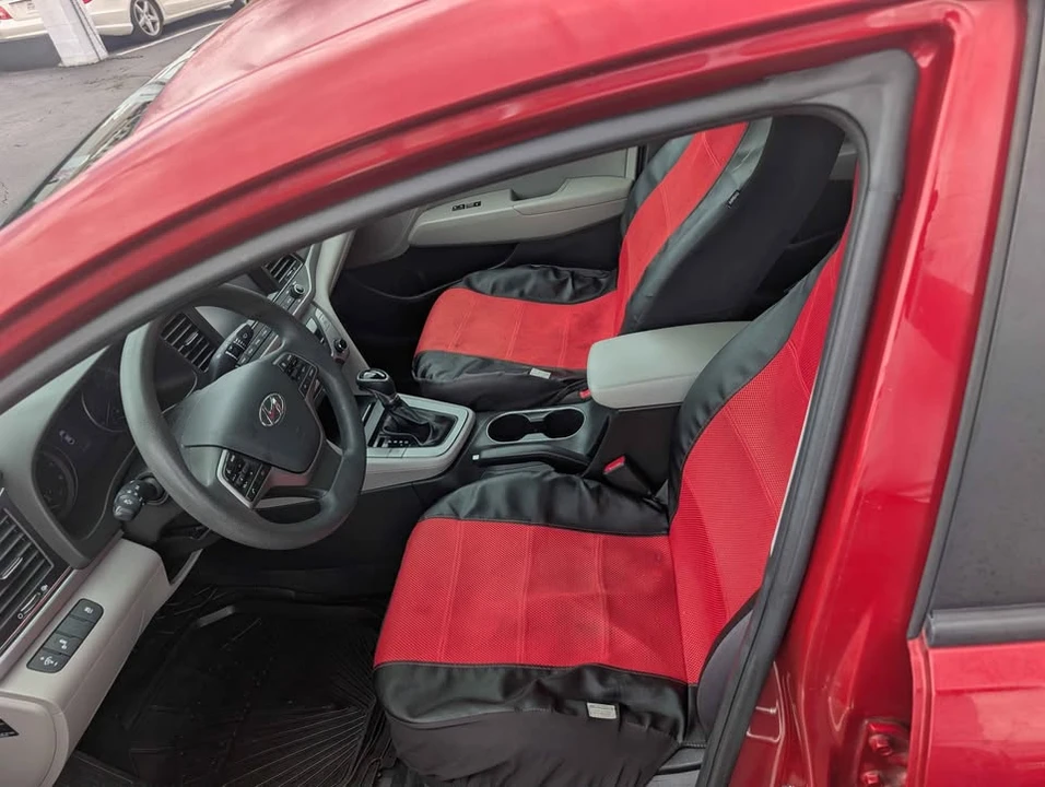 2018 Hyundai Elantra - Image 8 of 10