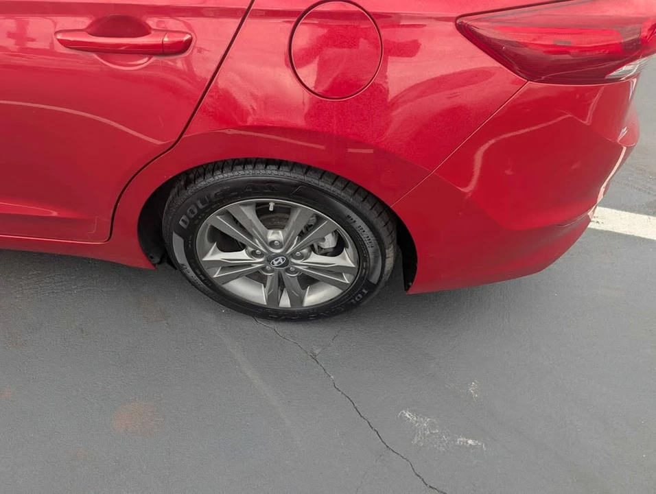 2018 Hyundai Elantra - Image 4 of 10