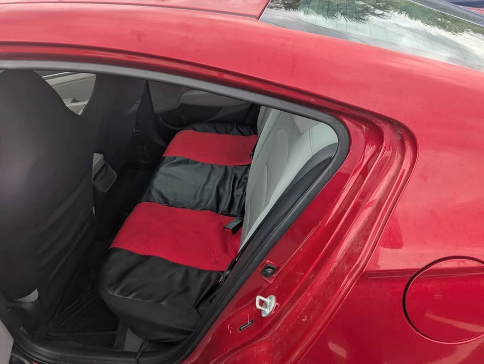 2018 Hyundai Elantra - Image 7 of 10